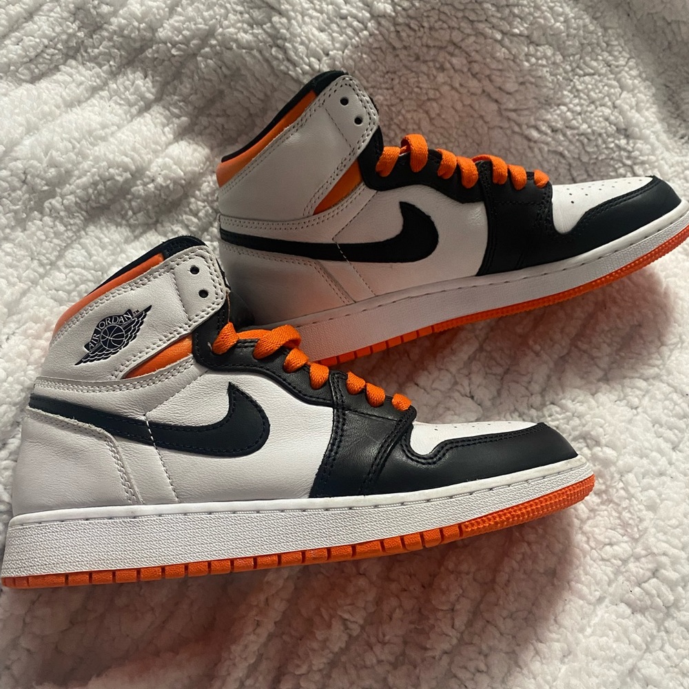 Air Jordan 1 Retro High OG 'Electro Orange'